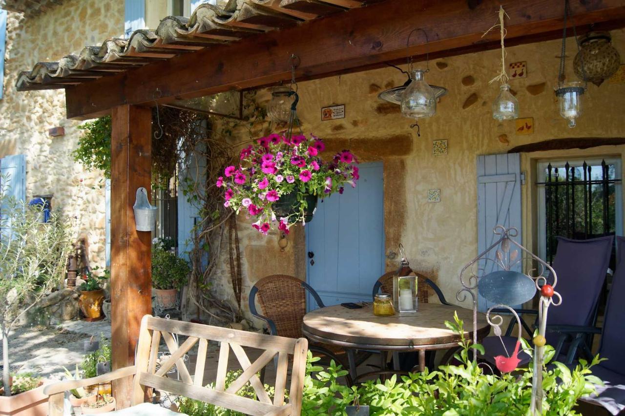 Mas Du Clos De L'Escarrat Jonquieres  Exterior photo