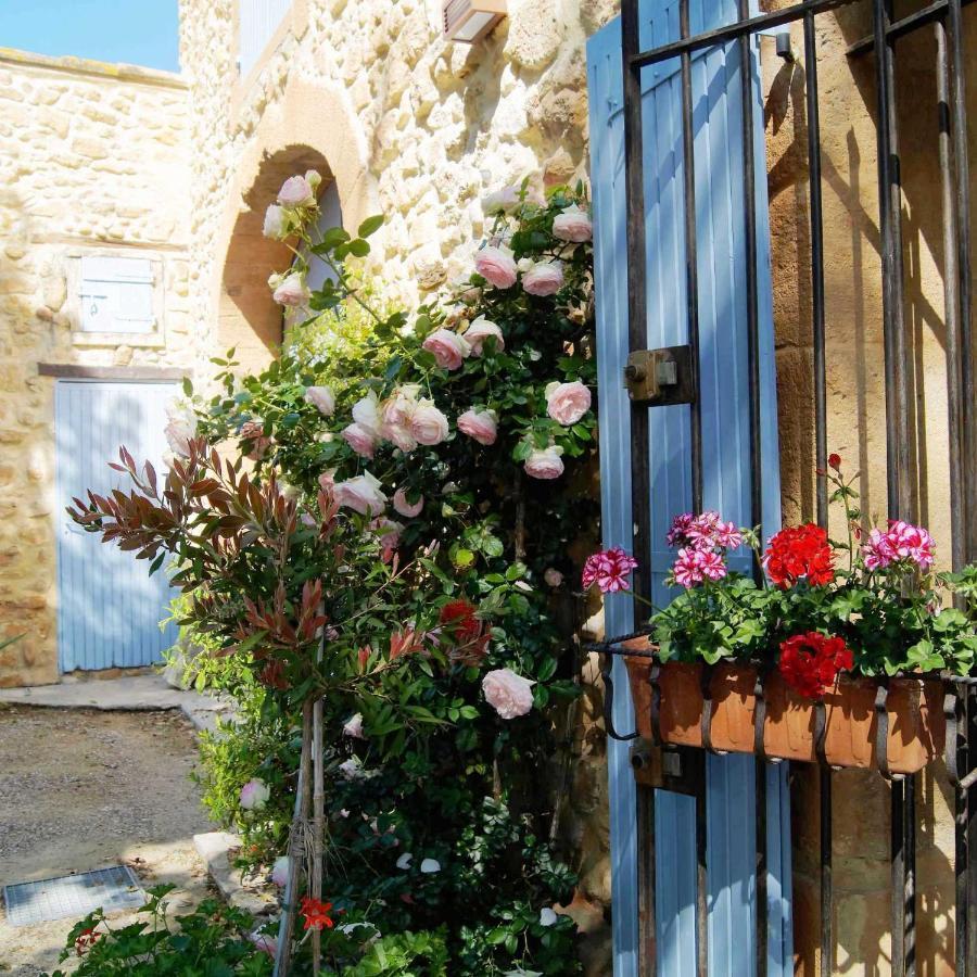 Mas Du Clos De L'Escarrat Jonquieres  Exterior photo