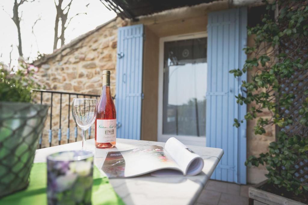 Mas Du Clos De L'Escarrat Jonquieres  Exterior photo