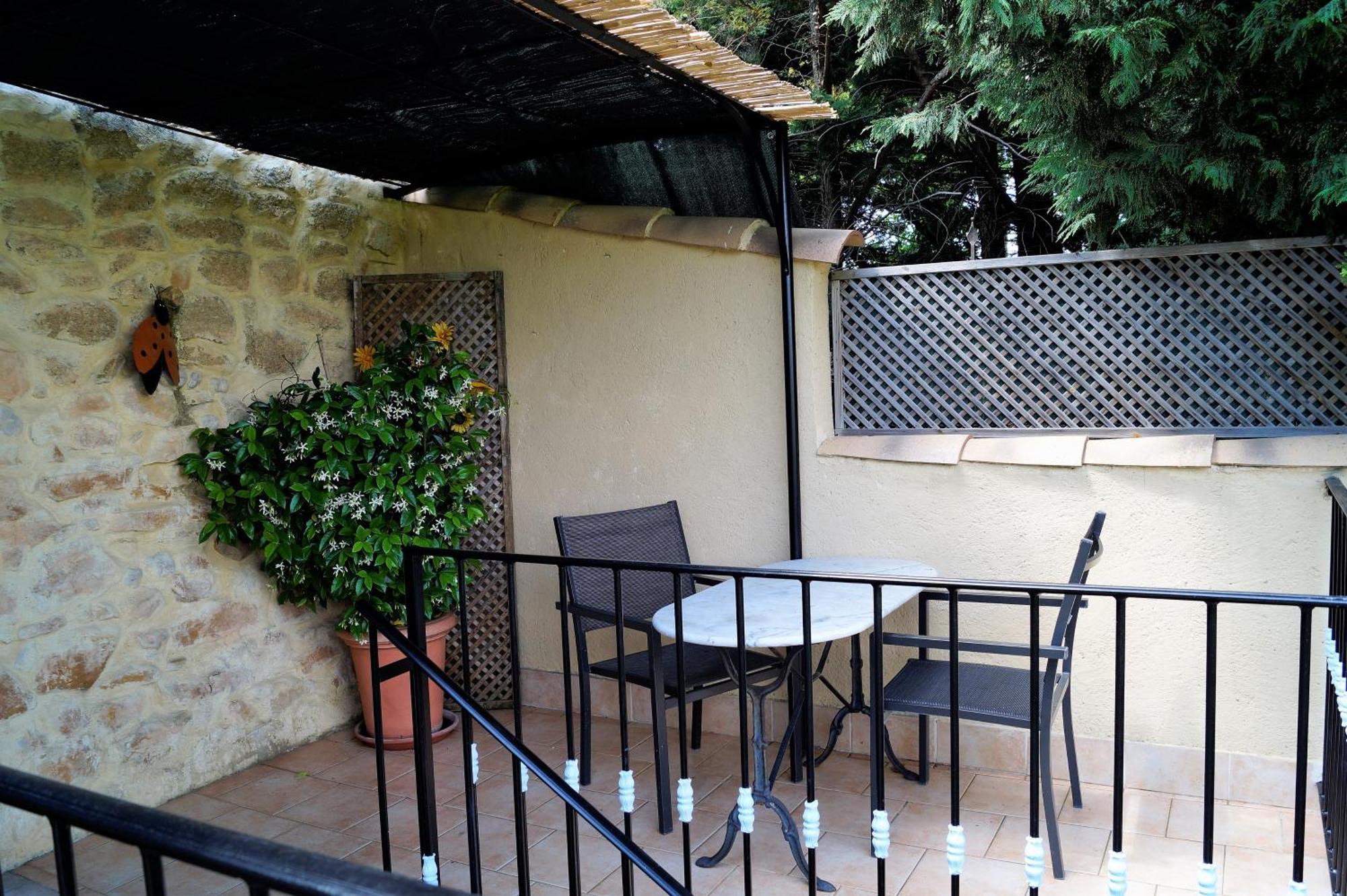 Mas Du Clos De L'Escarrat Jonquieres  Room photo
