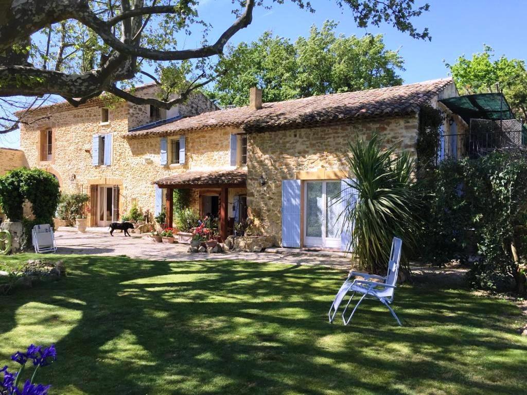 Mas Du Clos De L'Escarrat Jonquieres  Exterior photo